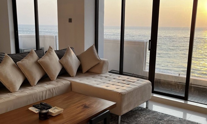 Wellawatta South Apartamento | 3 Bedroom Sea View Apartment Colombo 6