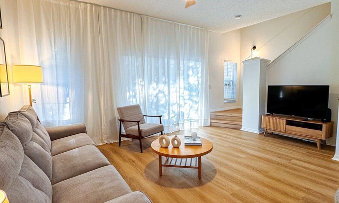 Seasons Casa | 3-bedroom townhome in delightful Kissimmee with Shared fitness room, AC, WiFi