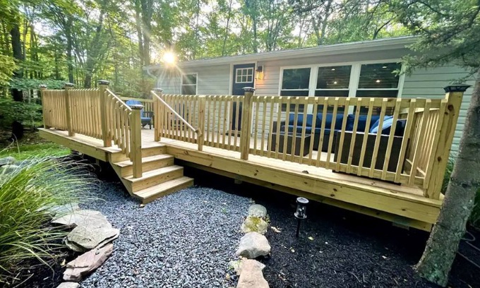 Locust Lake Village Cabaña | 3 bedroom tranquil home in the Poconos