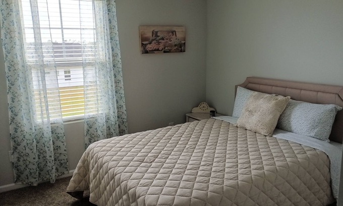 Southport Casa | 3-bedroom house in awesome Southport with WiFi, AC