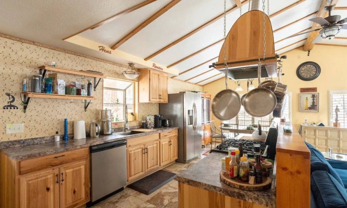 Tehachapi Casa | 3-bedroom vacation home just 10 minutes from Tehachapi