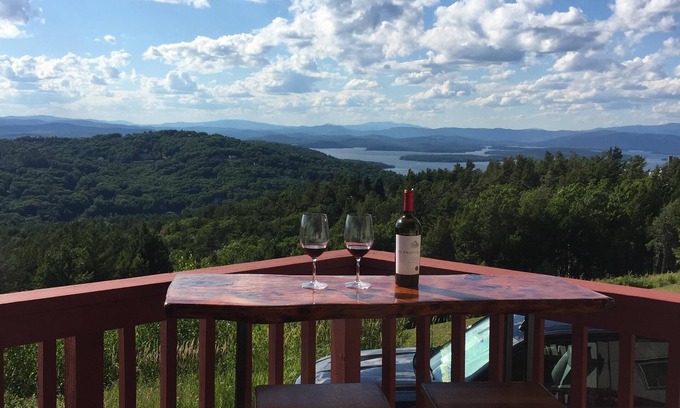 Gilford Casa | Vistas impresionantes de Gunstock y el lago desde todas las habitaciones Winnpesaukee