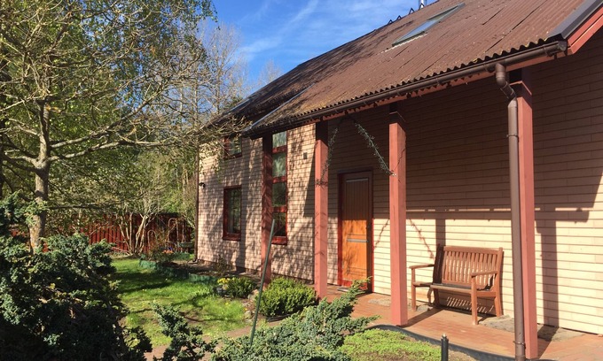 Haabersti Villa | Villa con jardín en el barrio tranquilo de Tallin cerca de la costa y la playa