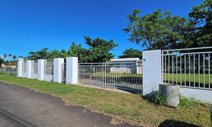 Islote Casa | 3-Bedroom Villa in awesome Islote Beach Area in Arecibo with WiFi, AC