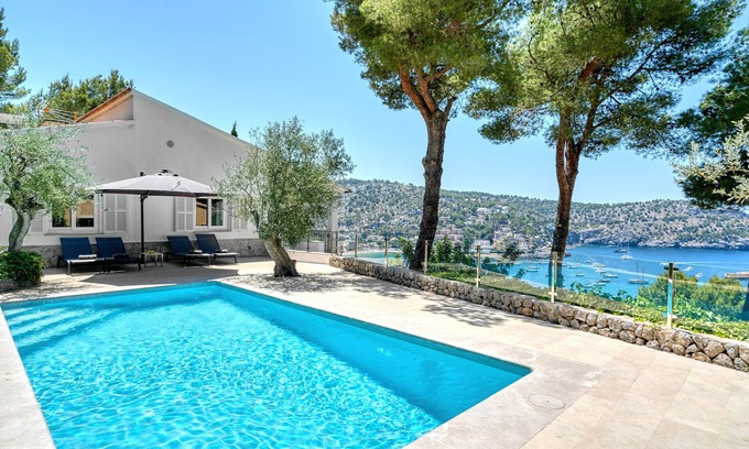 Puerto de Soller Chalet De Esquí | 3 dormitorios con piscina privada con vistas al puerto y playa de Puerto de Sóller