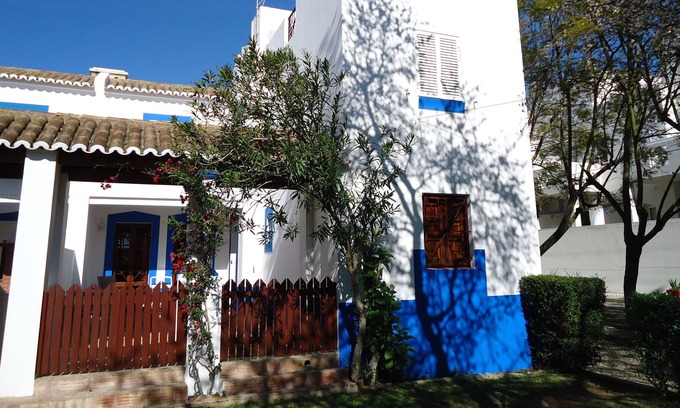 Conceicao e Cabanas de Tavira Villa | Villa de 3 dormitorios y 2 baños en urbanización con una gran piscina a pie de playa