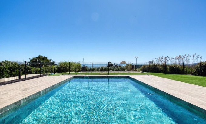 Plage de la Garonnette Casa | 3 bedrooms | 180° sea view | 2 min town center | swimming pool
