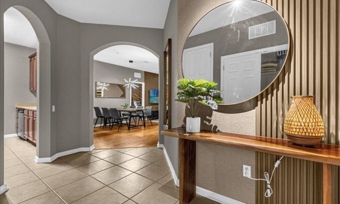 Williamsburg Condominio | 3 Bedrooms/ 2 Bathrooms/ Vista Cay (4024-203 BD)