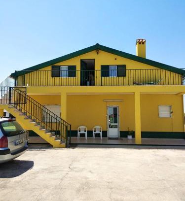 Sobral de Monte Agraco Casa | 3 bedrooms house with enclosed garden and wifi at Sobral de Monte Agraco
