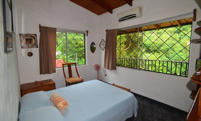 Manuel Antonio Casa | ESPACIOSA CASA DE 3 HAB. 2 B CERCA DEL CAMPO DE FÚTBOL EN MANUEL ANTONIO