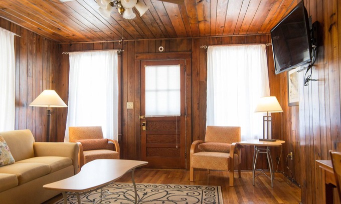 Downtown Myrtle Beach Cabaña | 3 dormitorios 2 baños Cottage, pet friendly, caminar 300 Ft. al océano, paseo marítimo y el muelle