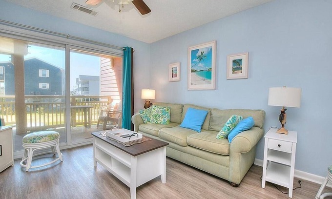 Caswell Beach Condominio | 3 BR/2 BA Ocean View Condo on Desirable Caswell Beach-POOL-Sleeps 6