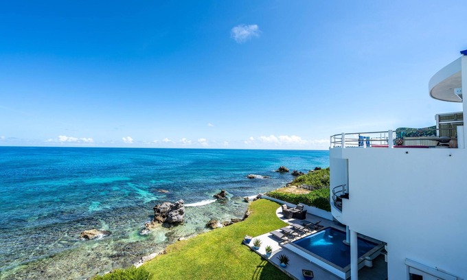 Colonia Meteorologico Casa | 3 BR Ocean Front Home w/ Pool