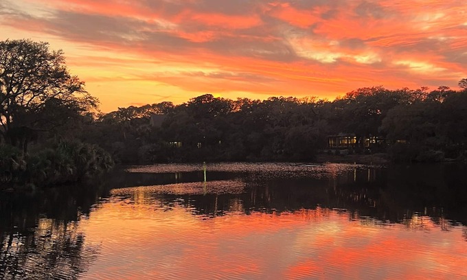 Kiawah Island Villa | 3 BR Premier Parkside Villa en laguna con muelle y Resort Privilegios