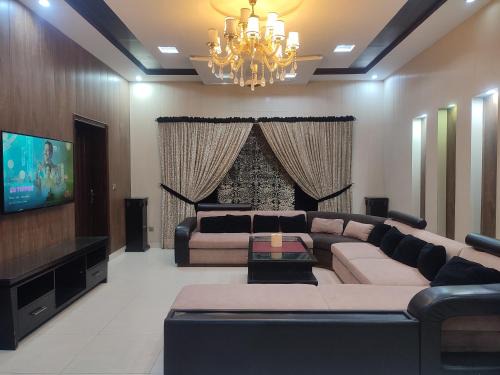 Lahore Casa | 3 BR Serviced Ground Floor Near Emporium Mall
