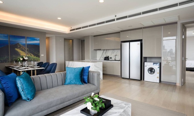 Bangkok Central Business District Condominio | 3 BR/ WG/ 128 Sqm/ Monthly