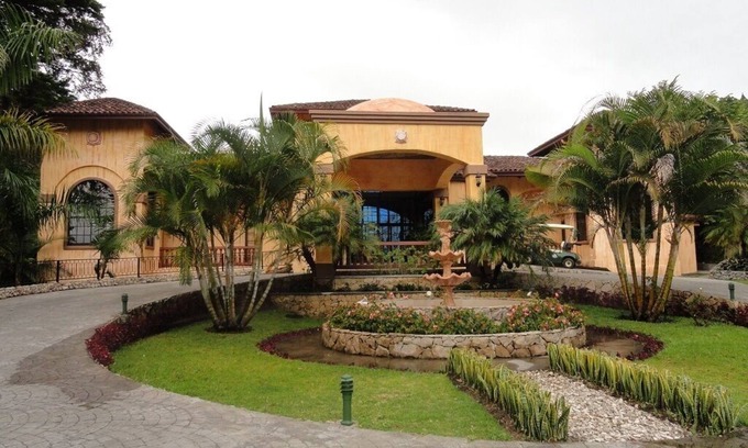 Boquete Villa | VILLA DE 3 BRM EN EL INTERIOR DEL VALLE ESCONDIDO RESORT