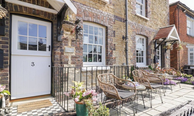 Stoke Bruerne Cabaña | 3 Canalside Cottages