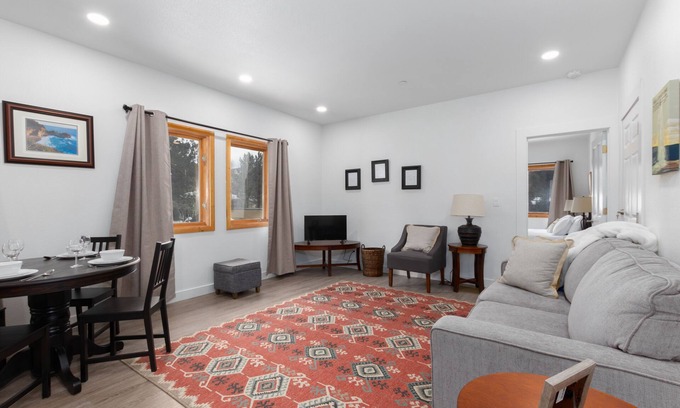 Mammoth Lakes Apartamento | #3 EV charging - easy access to slopes/restaurants