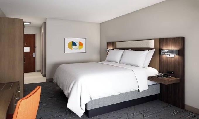 West Kissimmee Hotel | 3 Family-Friendly Suite Close to Parks with Free Breakfast & Outdoor Pool