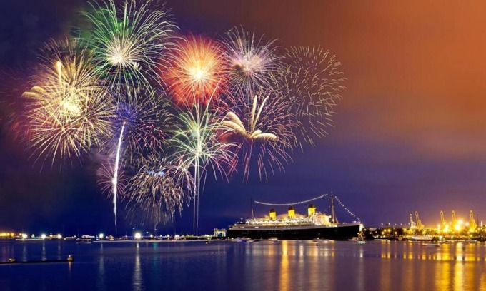 Harbor Hotel | 3 Family-friendly Units! Close to Shoreline Aquatic Park, Pets Allowed