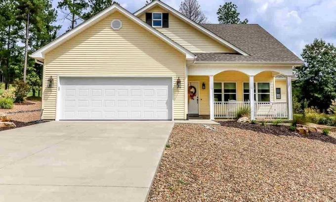 Hot Springs Village Casa | 3 King Beds, Golf Course , Great Location
