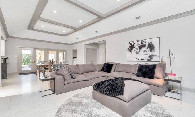George Bush Park/Eldridge Casa | Designer Home, 30+ Night only ,BP Petroleum 3 Mins