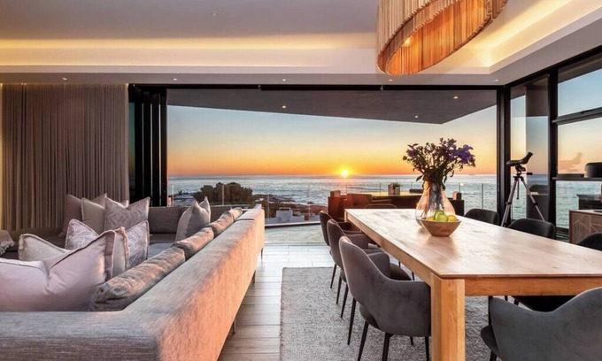 Camps Bay Villa | 3 Levels Villa with 2 Pools - 200m from the beach