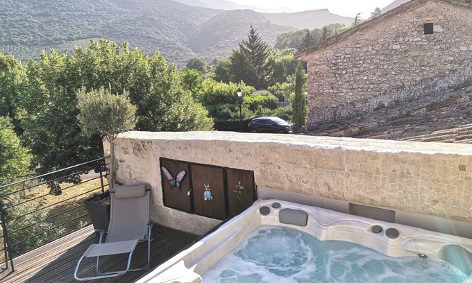 Malaucene Casa | 3* listed house Grand spa- Views- Gorges du Toulourenc in authentic Provence