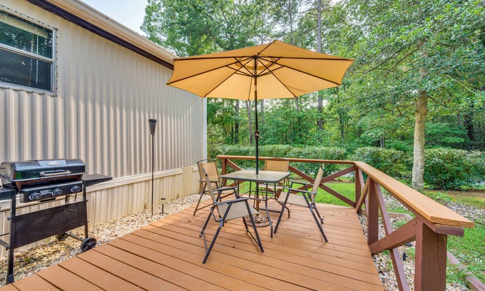 New London Casa | 3 Mi to Badin Lake: Quiet New London Retreat