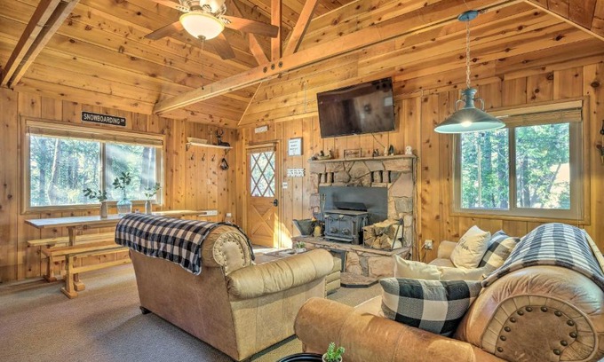 Dorrington Casa | 3 Mi to Big Trees State Park Cabin with Scenic Deck