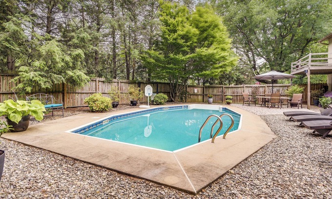 Eden Casa | 3 Mi to Downtown: Inviting Lancaster Home!
