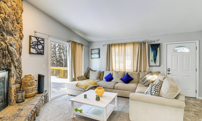 Spenard Apartamento | 3 Mi to Dtwn: Apt w/ Shared Sauna in Anchorage
