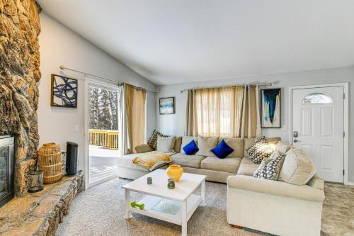 Spenard Apartamento | 3 Mi to Dtwn Apt with Shared Sauna in Anchorage