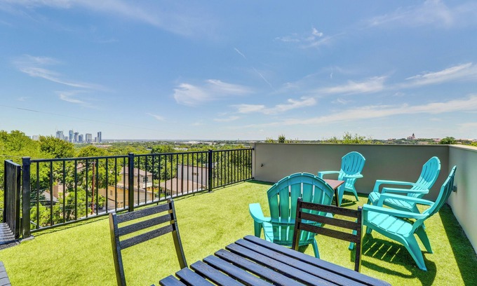 Galindo Casa | 3 Mi to Dtwn: Centrally Located Austin Townhome