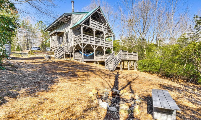 Screamer Mountain Cabina | 3 Mi to Dtwn Clayton: Cabin w/ Trail Access!