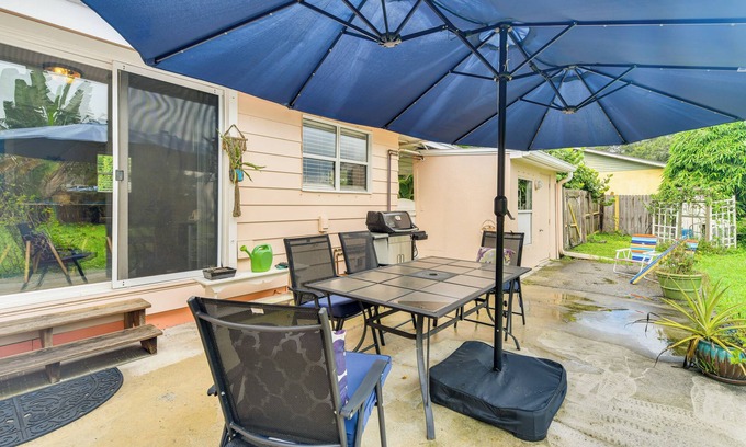 Southgate Casa | < 3 Mi to Dtwn: Pet-Friendly Sarasota Stay w/Yard