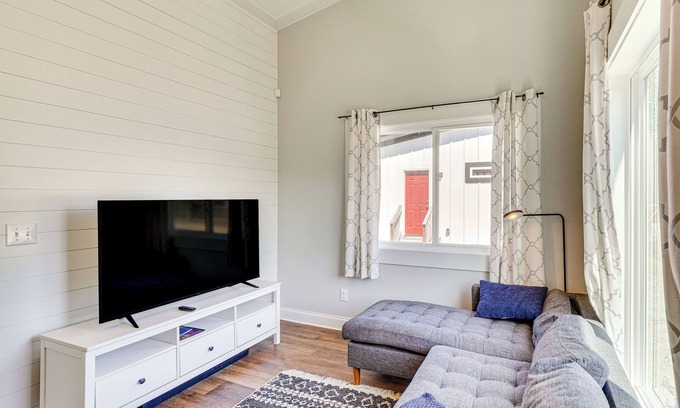 Durham Cabaña | 3 Mi to Duke: Downtown Durham Cottage!