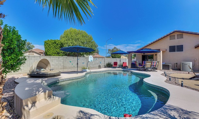 Fletcher Heights Casa | 3 Mi to Golfing: Peoria Home w/ Pool & Yard