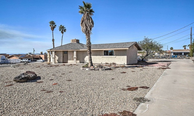 Lake Havasu City Casa | 3 Mi to Lake Havasu: Family Home w/ Game Room