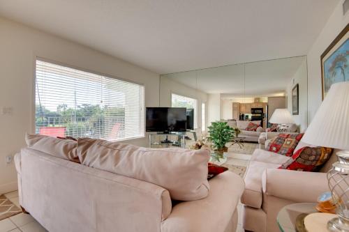 Vero Beach Apartamento | 3 Mi to Ocean Riverfront Unit in Vero Beach!