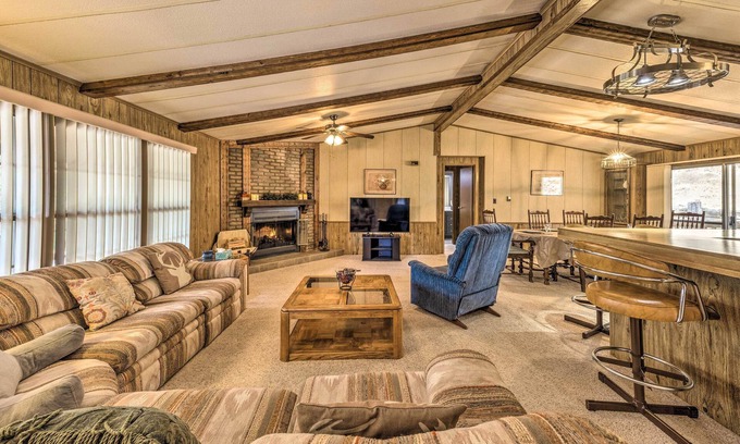 Ruidoso Cabaña | 3 Mi to Ruidoso Winter Park: Home w/ Fireplace!