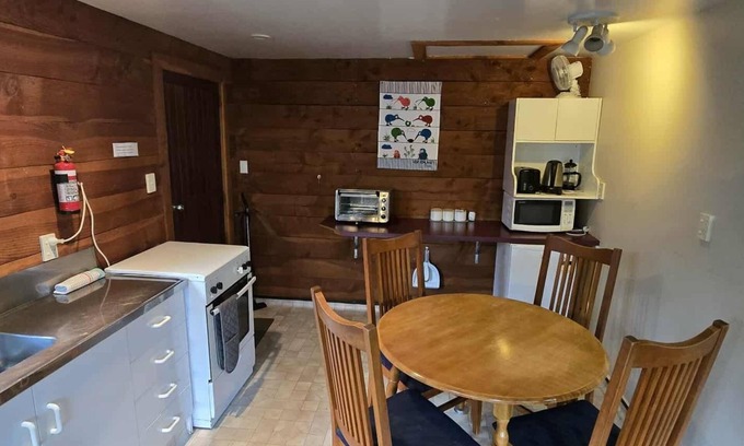Hanmer Springs Cabina | 3 minutes to Hanmer Springs thermal pools! Family Cabin in the Hanmer Forest!