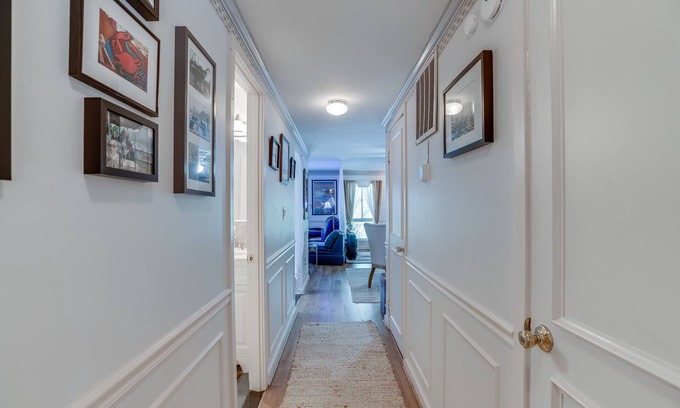 Downtown Baltimore Condominio | InnerHarbor, O's, CLOSEST 2 Convention, Established Residential, 2Bdr, 2SPABath, 2Prkng