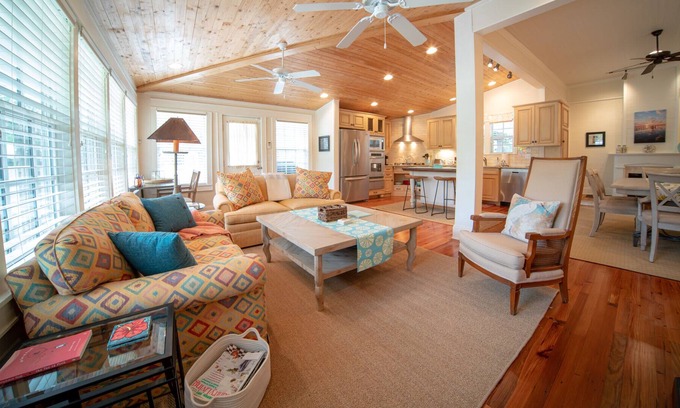 Historic Downtown Apalachicola Casa | 3-Night Min, 3BR/2BA House, Downtown Historic Apalachicola!