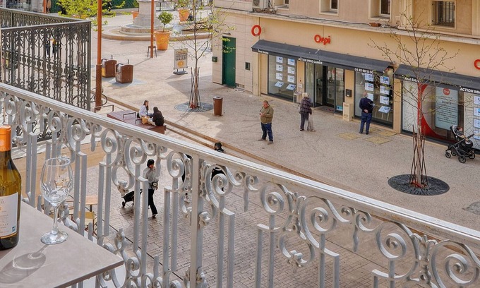 Cannes City Centre Apartamento | 3 pièces avec balcon, vue sur le Vieux Port A2B022