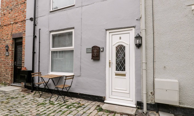 Marske-by-the-Sea Cabaña | 3 PROSPECT TERRACE, pet friendly in Marske-By-The-Sea