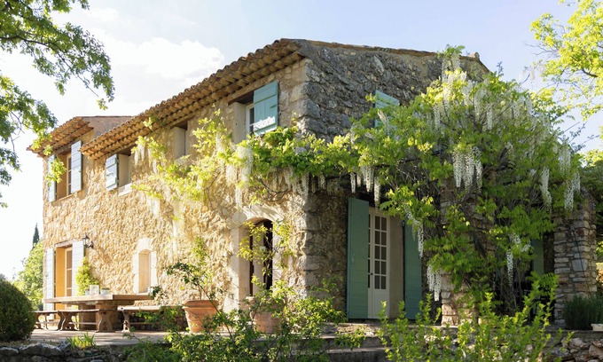 Fox-Amphoux Casa | 🌿 3. Provence pur sang: pool, tennis, tranquility and entertainment on private estate