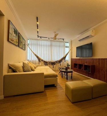 Boa Viagem Apartamento | 3 Quartos com vista ao mar, rede e estacionamento, Decoração Regional