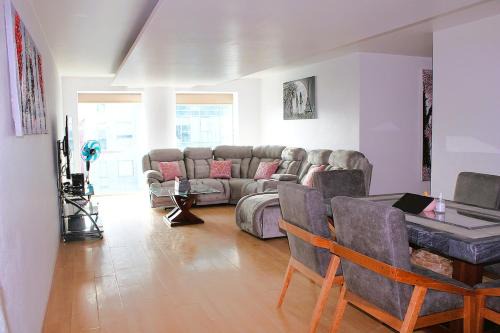 Reforma Apartamento | 3 Recamaras, 4 camas, 2 baños, Estacionamiento